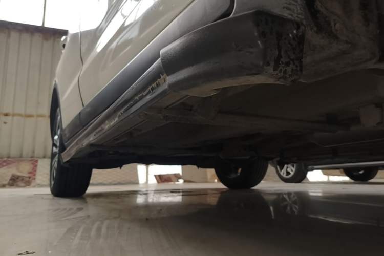 Used GAC Trumpchi GS4 2017 235T Manual Two-Wheel Drive Luxury Edition Right Side Sill