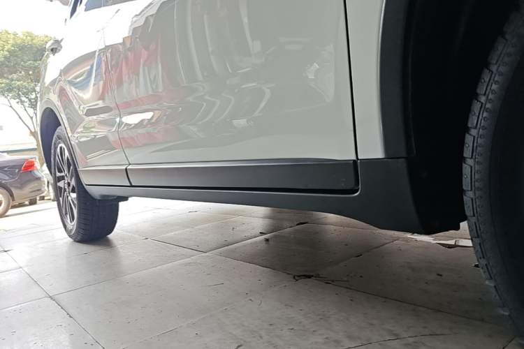 Used GAC Trumpchi GS4 2017 235T G-DCT Two-Wheel Drive Elite Edition Right Side Sill