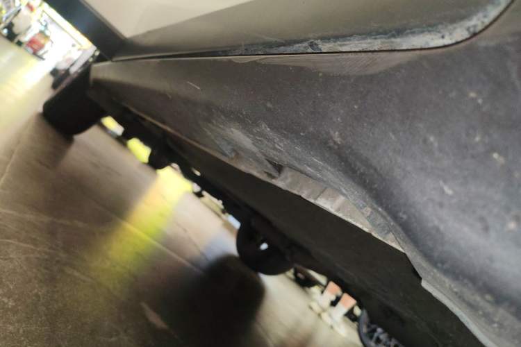 Used GAC Trumpchi GS4 2017 200T Manual Two-Wheel Drive Elite Edition Right Side Sill