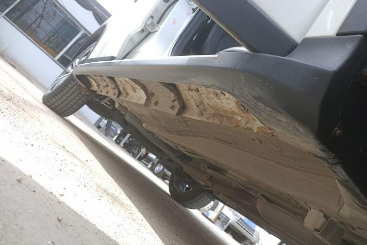 Used GAC Trumpchi GS4 2017 235T Automatic Two-Wheel Drive Luxury Smart Connectivity Version Right Side Sill
