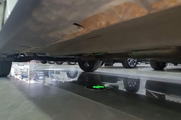 Used GAC Trumpchi GS4 2017 235T Automatic Two-Wheel Drive Luxury Smart Connectivity Version Right Side Sill
