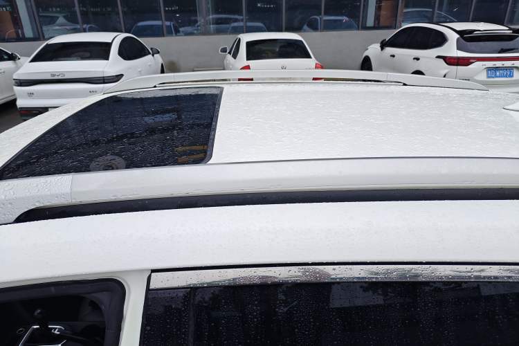 Used GAC Trumpchi GS4 2017 200T Manual Two-Wheel Drive Elite Edition Roof