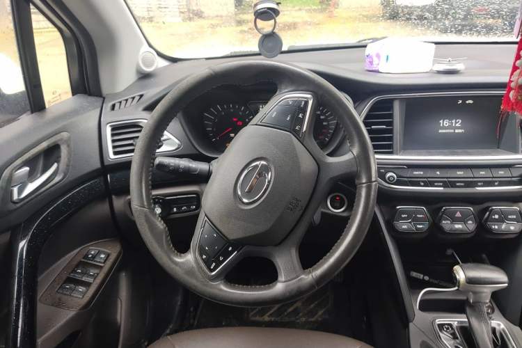 Used GAC Trumpchi GS4 2017 235T Automatic Two-Wheel Drive Luxury Smart Connectivity Version Steering Wheel