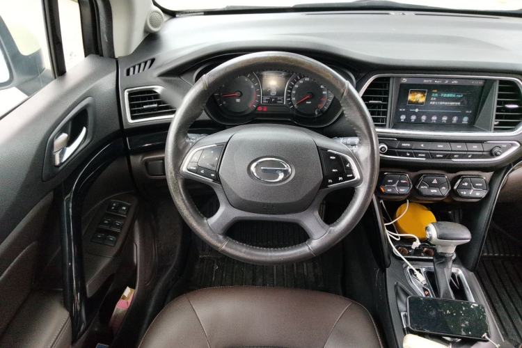 Used GAC Trumpchi GS4 2017 235T Automatic Two-Wheel Drive Luxury Smart Connectivity Version Steering Wheel