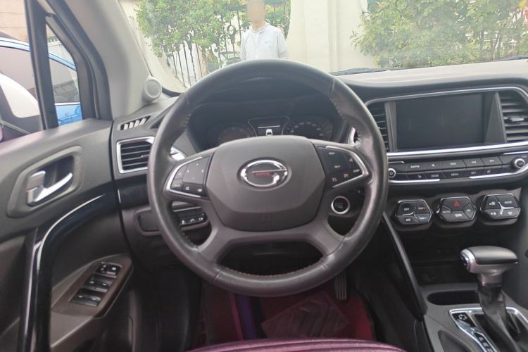 Used GAC Trumpchi GS4 2017 235T Automatic Two-Wheel Drive Luxury Smart Connectivity Version Steering Wheel