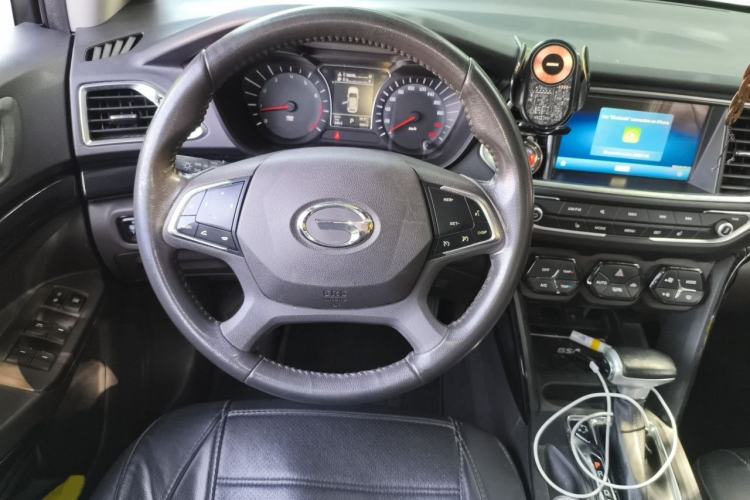 Used GAC Trumpchi GS4 2017 235T Automatic Two-Wheel Drive Luxury Smart Connectivity Version Steering Wheel