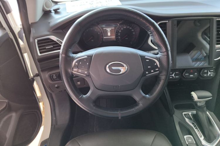 Used GAC Trumpchi GS4 2017 235T Automatic Two-Wheel Drive Luxury Smart Connectivity Version Steering Wheel