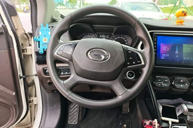 Used GAC Trumpchi GS4 2017 235T G-DCT Two-Wheel Drive Elite Edition Steering Wheel