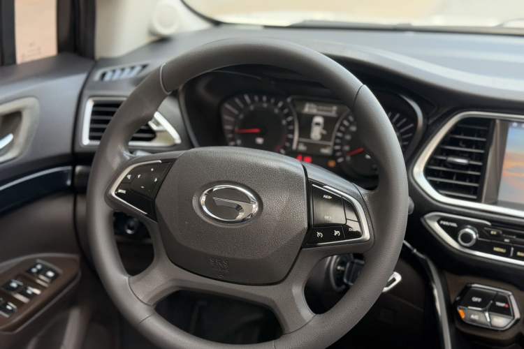 Used GAC Trumpchi GS4 2017 200T Manual Two-Wheel Drive Elite Edition Steering Wheel
