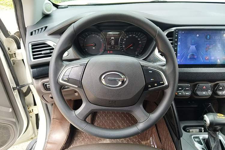 Used GAC Trumpchi GS4 2017 200T G-DCT Two-Wheel Drive Elite Edition Steering Wheel