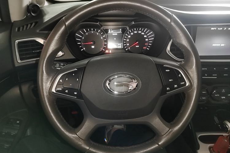 Used GAC Trumpchi GS4 2017 235T Automatic Two-Wheel Drive Luxury Smart Connectivity Version Steering Wheel