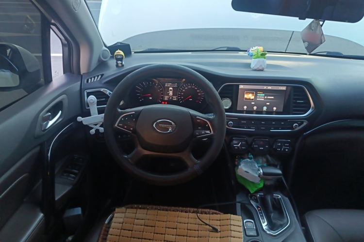 Used GAC Trumpchi GS4 2017 235T Automatic Two-Wheel Drive Luxury Smart Connectivity Version Steering Wheel