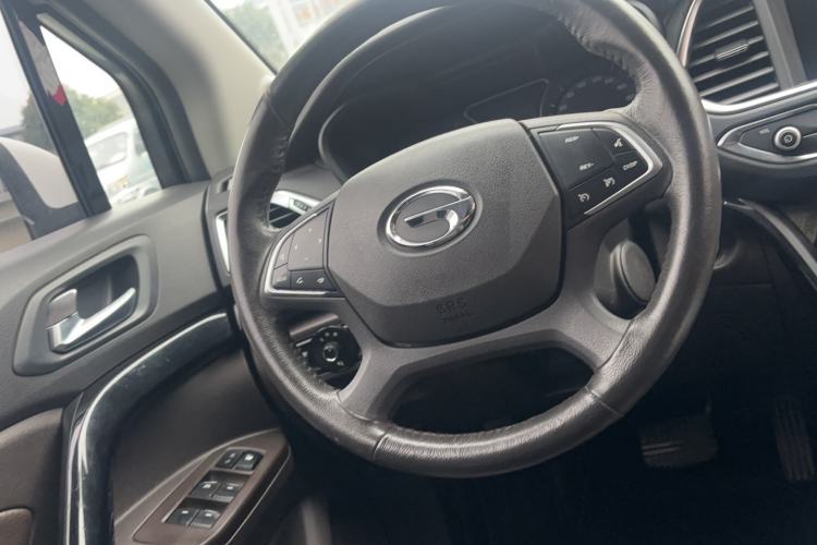 Used GAC Trumpchi GS4 2017 235T Automatic Two-Wheel Drive Luxury Smart Connectivity Version Steering Wheel