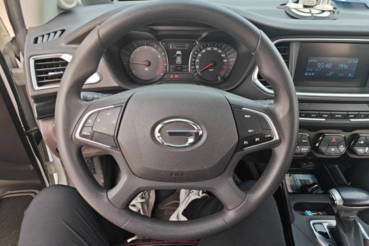 Used GAC Trumpchi GS4 2017 200T G-DCT Two-Wheel Drive Elite Edition Steering Wheel