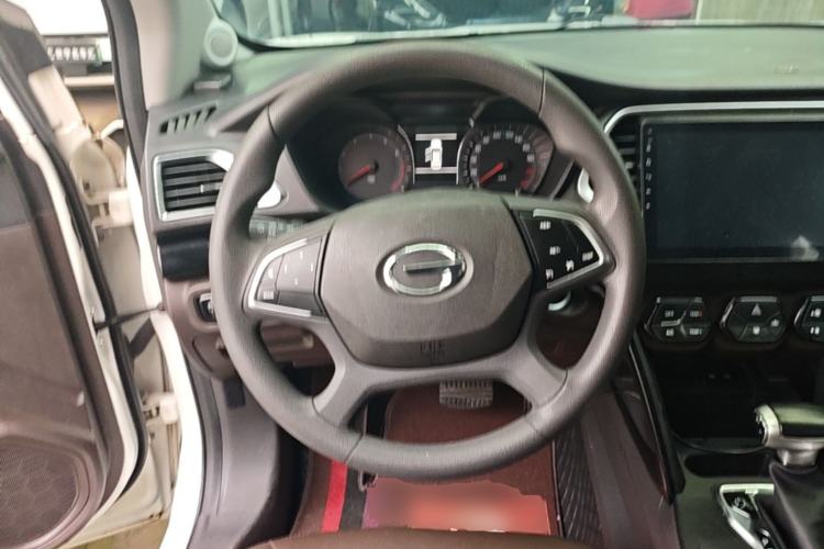 Used GAC Trumpchi GS4 2017 200T G-DCT Two-Wheel Drive Elite Edition Steering Wheel