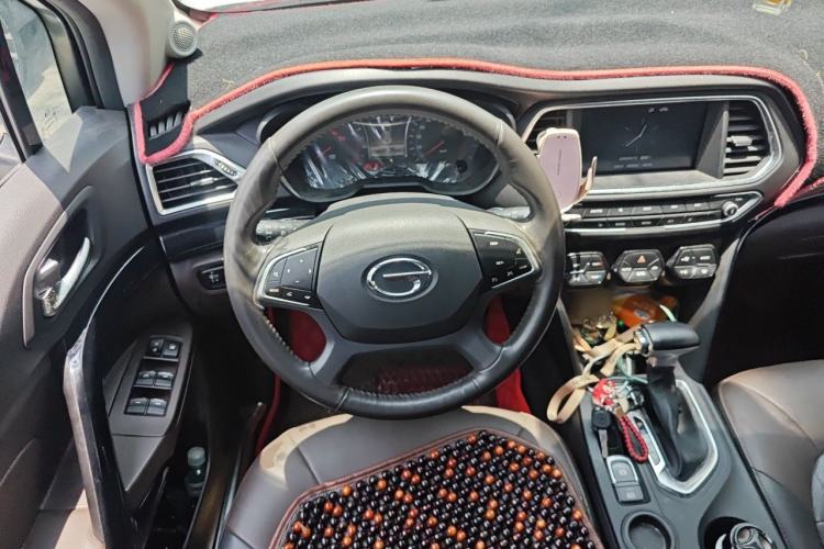 Used GAC Trumpchi GS4 2017 235T Automatic Two-Wheel Drive Luxury Smart Connectivity Version Steering Wheel