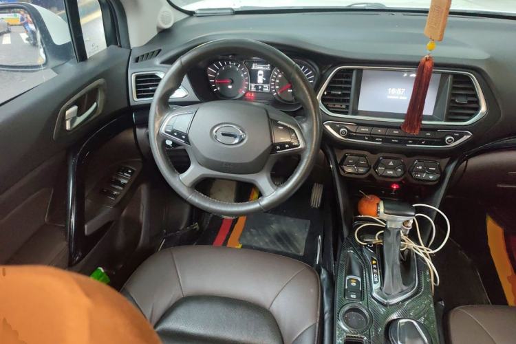 Used GAC Trumpchi GS4 2017 235T Automatic Two-Wheel Drive Luxury Smart Connectivity Version Steering Wheel