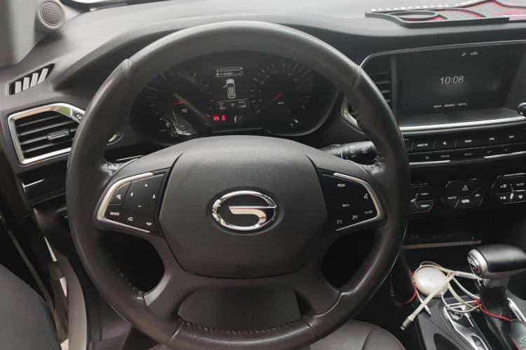 Used GAC Trumpchi GS4 2017 235T Automatic Two-Wheel Drive Luxury Smart Connectivity Version Steering Wheel