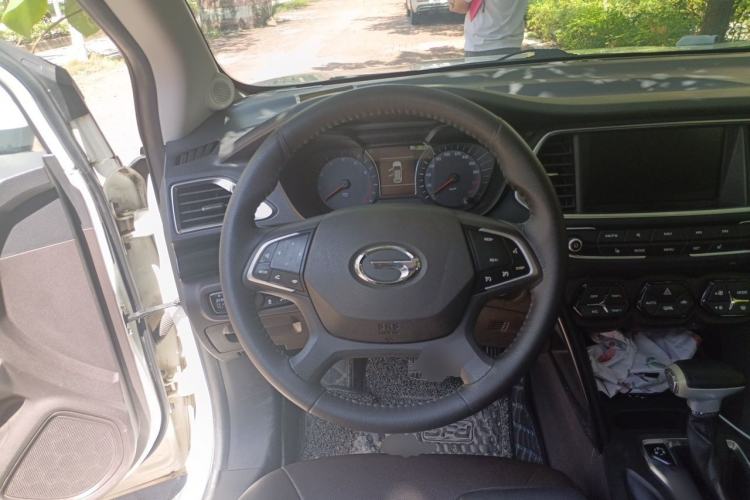 Used GAC Trumpchi GS4 2017 235T Automatic Two-Wheel Drive Luxury Smart Connectivity Version Steering Wheel