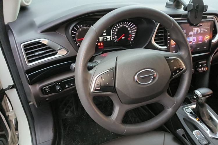 Used GAC Trumpchi GS4 2017 235T G-DCT Two-Wheel Drive Elite Edition Steering Wheel