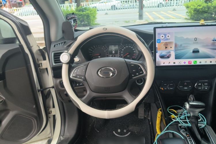 Used GAC Trumpchi GS4 2017 235T Automatic Two-Wheel Drive Luxury Smart Connectivity Version Steering Wheel