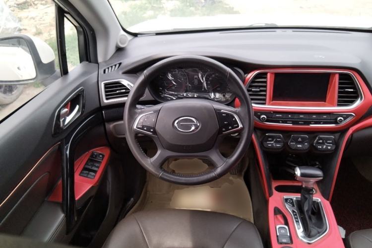Used GAC Trumpchi GS4 2017 235T Automatic Two-Wheel Drive Luxury Smart Connectivity Version Steering Wheel