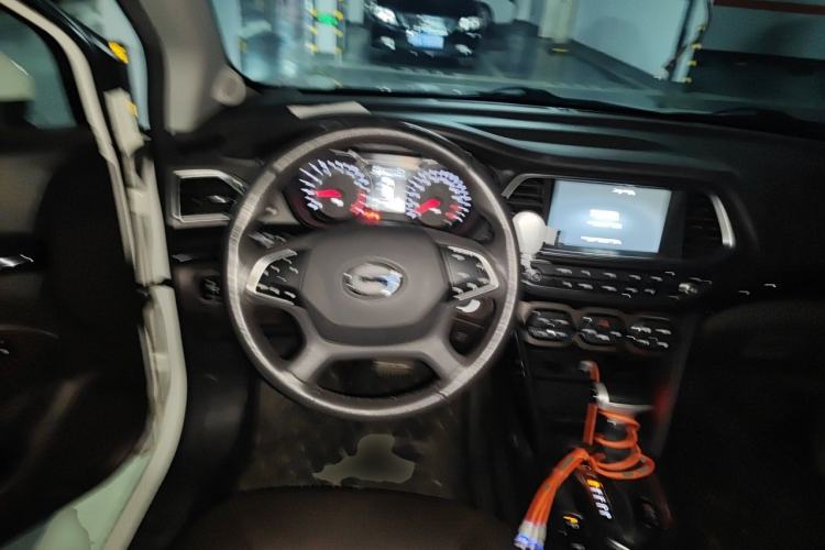 Used GAC Trumpchi GS4 2017 235T Automatic Two-Wheel Drive Luxury Smart Connectivity Version Steering Wheel