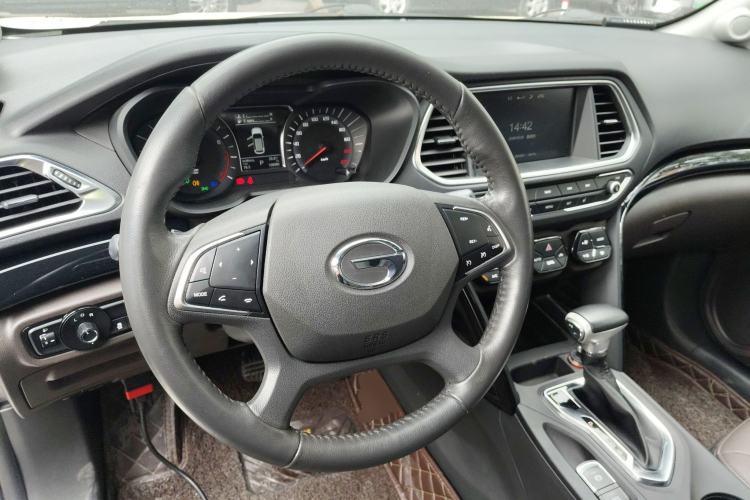Used GAC Trumpchi GS4 2017 235T Automatic Two-Wheel Drive Luxury Smart Connectivity Version Steering Wheel