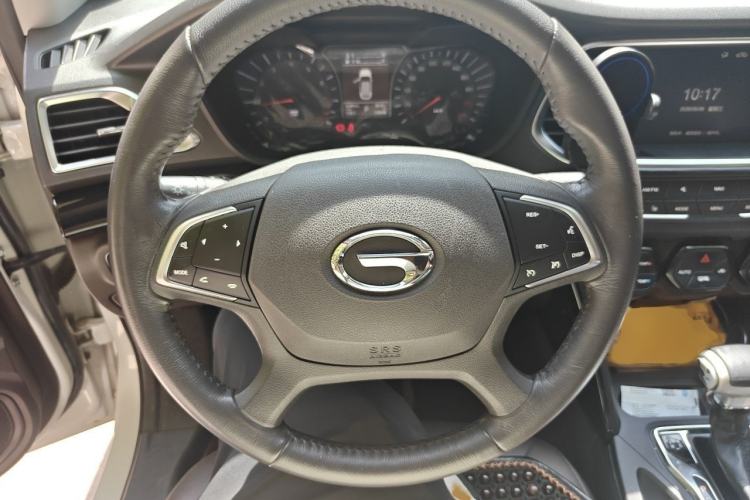 Used GAC Trumpchi GS4 2017 235T Automatic Two-Wheel Drive Luxury Smart Connectivity Version Steering Wheel