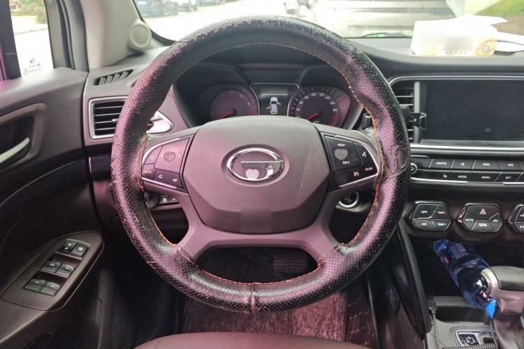 Used GAC Trumpchi GS4 2017 235T Automatic Two-Wheel Drive Luxury Smart Connectivity Version Steering Wheel