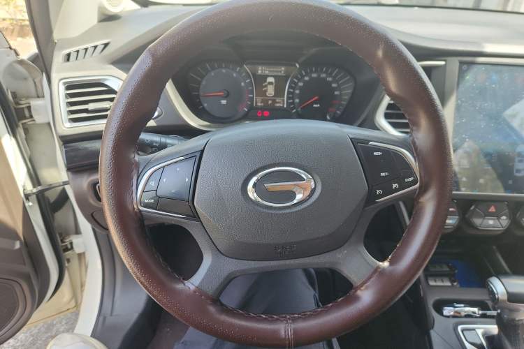Used GAC Trumpchi GS4 2017 200T G-DCT Two-Wheel Drive Elite Edition Steering Wheel