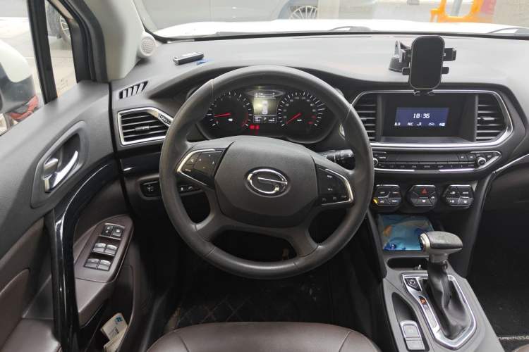 Used GAC Trumpchi GS4 2017 200T G-DCT Two-Wheel Drive Elite Edition Steering Wheel