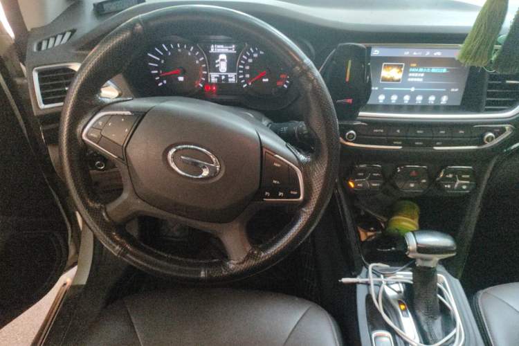 Used GAC Trumpchi GS4 2017 235T G-DCT Two-Wheel Drive Elite Edition Steering Wheel
