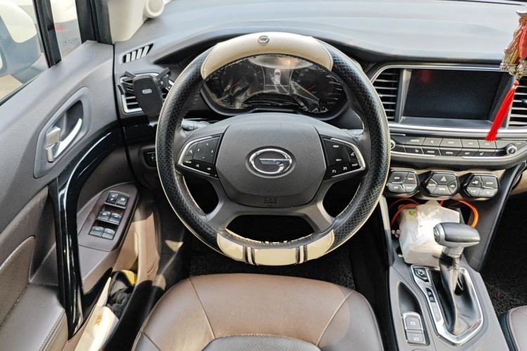 Used GAC Trumpchi GS4 2017 235T Automatic Two-Wheel Drive Luxury Smart Connectivity Version Steering Wheel