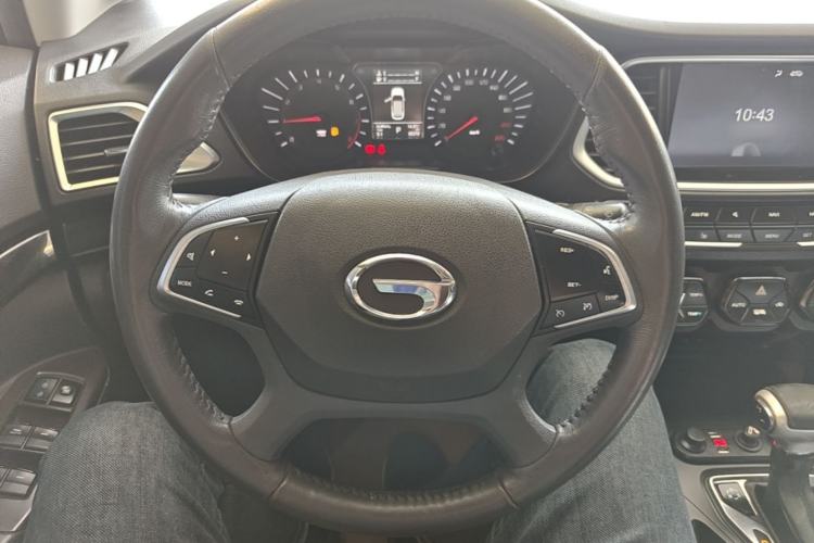 Used GAC Trumpchi GS4 2017 235T Automatic Two-Wheel Drive Luxury Smart Connectivity Version Steering Wheel