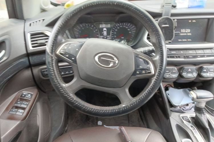 Used GAC Trumpchi GS4 2017 235T Automatic Two-Wheel Drive Luxury Smart Connectivity Version Steering Wheel