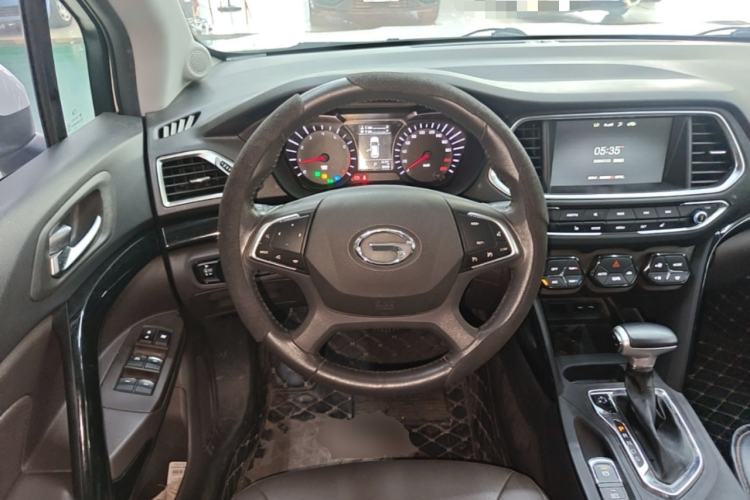 Used GAC Trumpchi GS4 2017 235T Automatic Two-Wheel Drive Luxury Smart Connectivity Version Steering Wheel