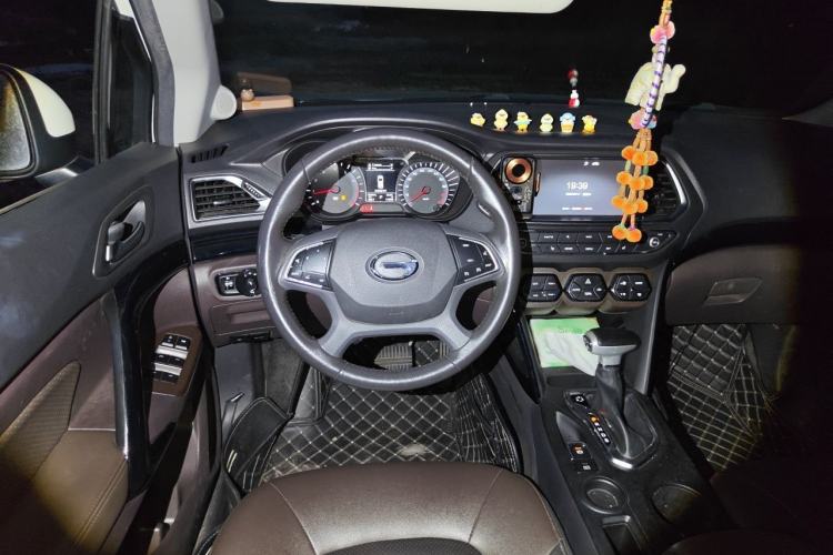 Used GAC Trumpchi GS4 2017 235T Automatic Two-Wheel Drive Luxury Smart Connectivity Version Steering Wheel