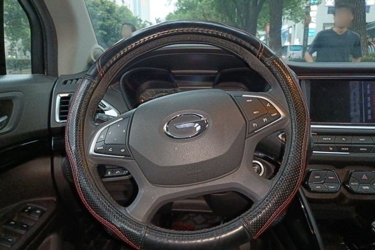 Used GAC Trumpchi GS4 2017 235T Automatic Two-Wheel Drive Luxury Smart Connectivity Version Steering Wheel