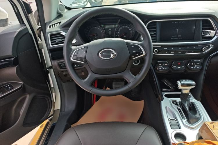Used GAC Trumpchi GS4 2017 235T Automatic Two-Wheel Drive Luxury Smart Connectivity Version Steering Wheel