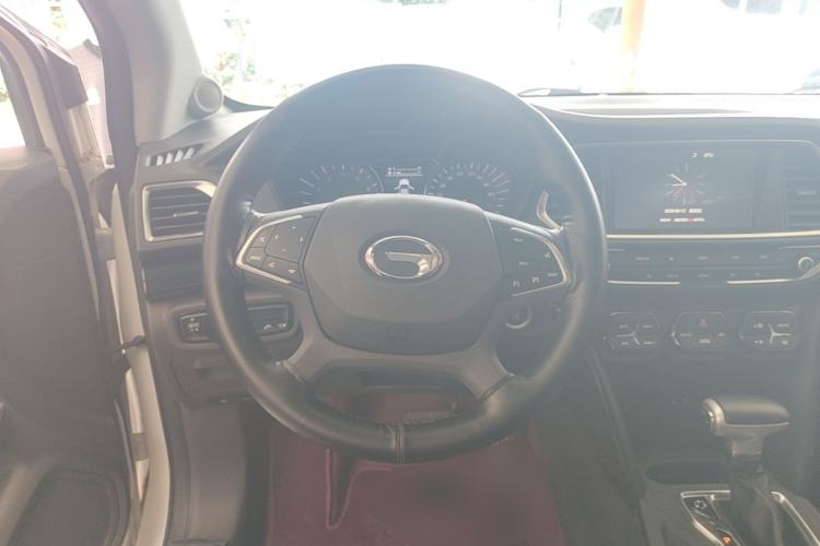 Used GAC Trumpchi GS4 2017 235T Automatic Two-Wheel Drive Luxury Smart Connectivity Version Steering Wheel