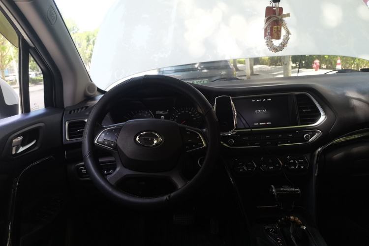 Used GAC Trumpchi GS4 2017 235T Automatic Two-Wheel Drive Luxury Smart Connectivity Version Steering Wheel