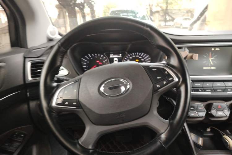 Used GAC Trumpchi GS4 2017 235T Automatic Two-Wheel Drive Luxury Smart Connectivity Version Steering Wheel