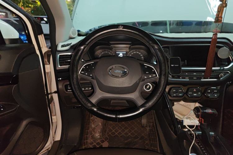 Used GAC Trumpchi GS4 2017 235T Automatic Two-Wheel Drive Luxury Smart Connectivity Version Steering Wheel