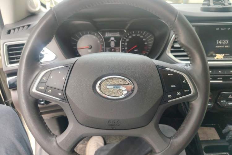 Used GAC Trumpchi GS4 2017 235T Automatic Two-Wheel Drive Luxury Smart Connectivity Version Steering Wheel