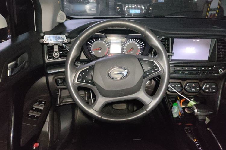 Used GAC Trumpchi GS4 2017 235T Automatic Two-Wheel Drive Luxury Smart Connectivity Version Steering Wheel
