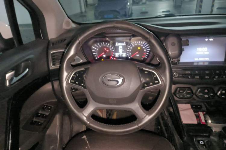 Used GAC Trumpchi GS4 2017 235T Automatic Two-Wheel Drive Luxury Smart Connectivity Version Steering Wheel