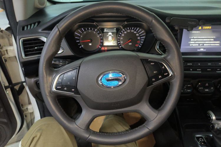 Used GAC Trumpchi GS4 2017 235T Automatic Two-Wheel Drive Luxury Smart Connectivity Version Steering Wheel