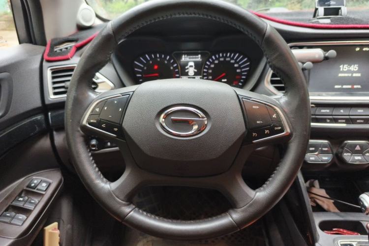 Used GAC Trumpchi GS4 2017 235T Automatic Two-Wheel Drive Luxury Smart Connectivity Version Steering Wheel