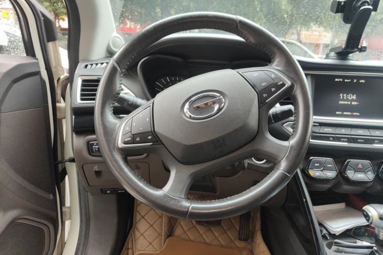 Used GAC Trumpchi GS4 2017 235T Automatic Two-Wheel Drive Luxury Smart Connectivity Version Steering Wheel